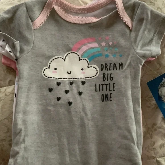 🧁Onesie & Socks Baby Girl Gift “CUPCAKES!” Onesies & Baby Socks Cupcake 4ct Box - Picture 13 of 13